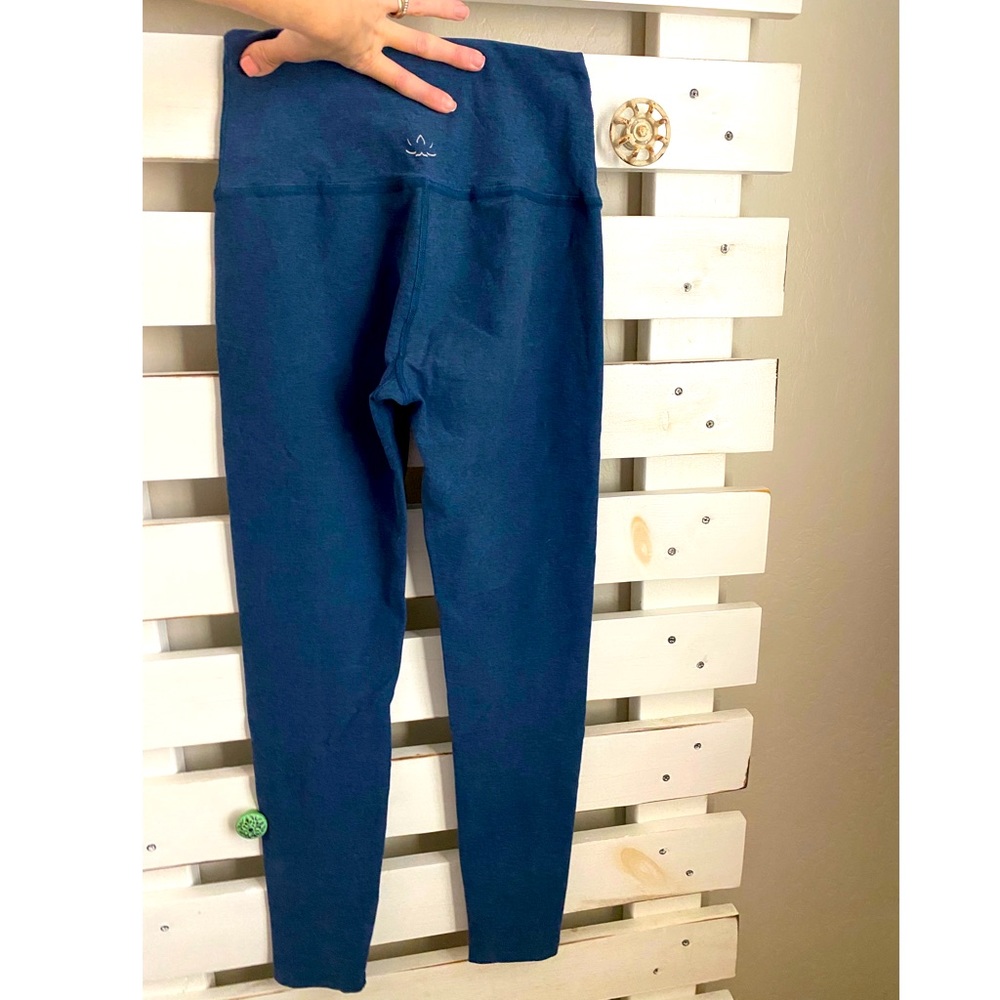 Beyond Yoga workout leggings